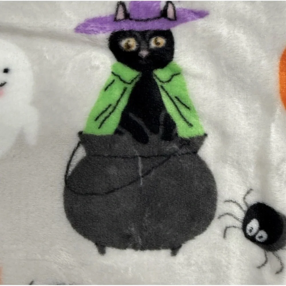 NWT Halloween Plush Throw Blanket Black Cats Witches Brew 50x70 Cat Spookville